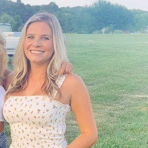 Meet your Posher, Olivia